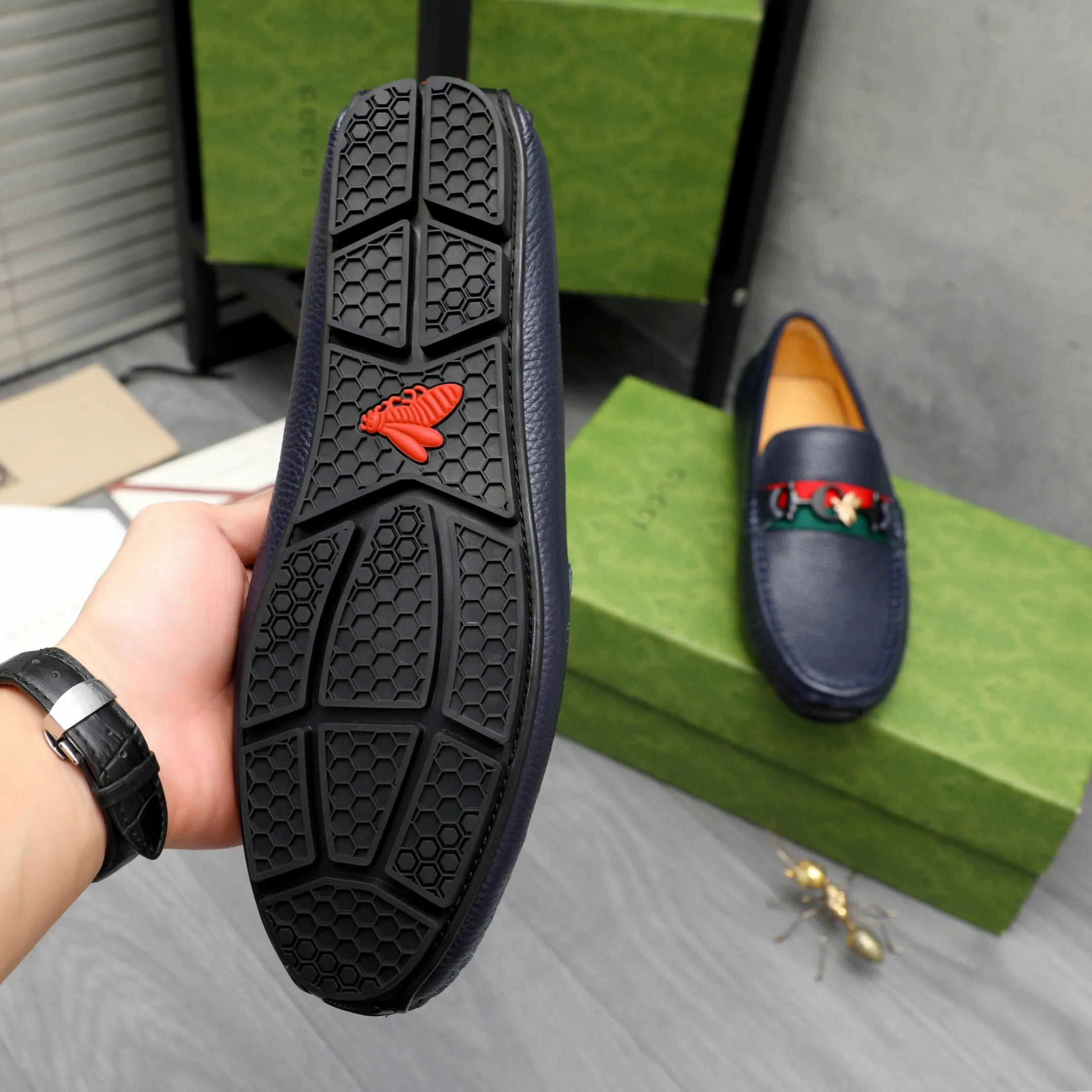 Men's shoes 💰360 Product trademark: GUCCI "Gucci" casual slip-on men's shoes Regular size: 38-45 Product materials: Selected pebbled cowhide upper, pigskin lining, rubber outsole